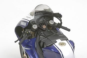 Yamaha YZR-M1 '09 Fiat Yamaha+ 別売りフォーク付 ヤマハ YZR-M1 `09 フィアット ヤマハチーム (プラモデル